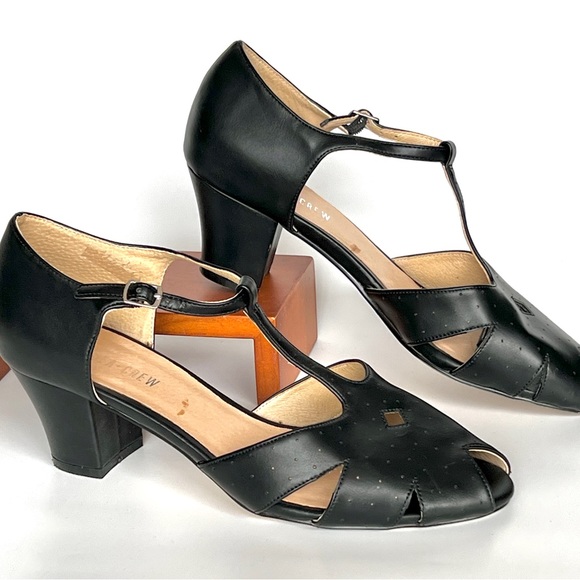 Black leather, chunky heel, peep toe T-strap pump. Pin-up 50’s style dance heel - Picture 5 of 16